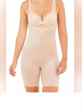 SPANX shapewear. Thinstincts 2.0 Lightweight full body shaper. Size 1X